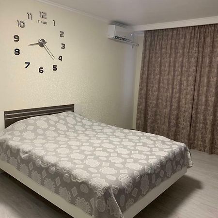 Apartments On Priportovaya,35 Cherkasy Bagian luar foto